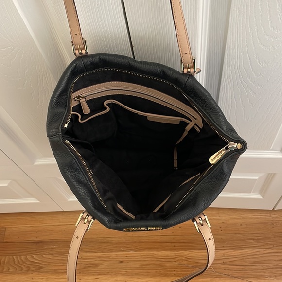 Large black Michael Kors purse - Picture 3 of 3